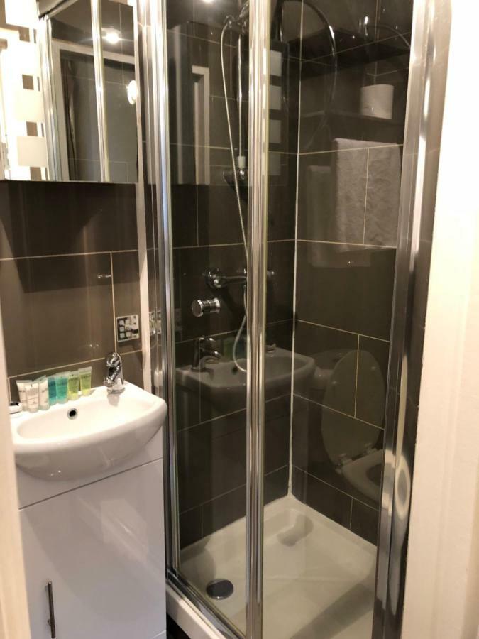 Tourian Lounge Hotel Лондон Екстериор снимка