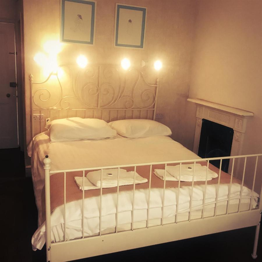 Tourian Lounge Hotel Лондон Екстериор снимка