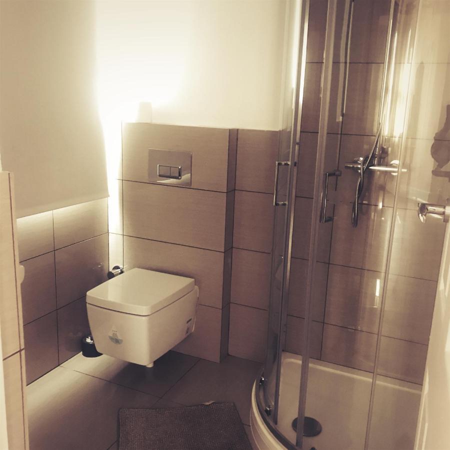 Tourian Lounge Hotel Лондон Екстериор снимка